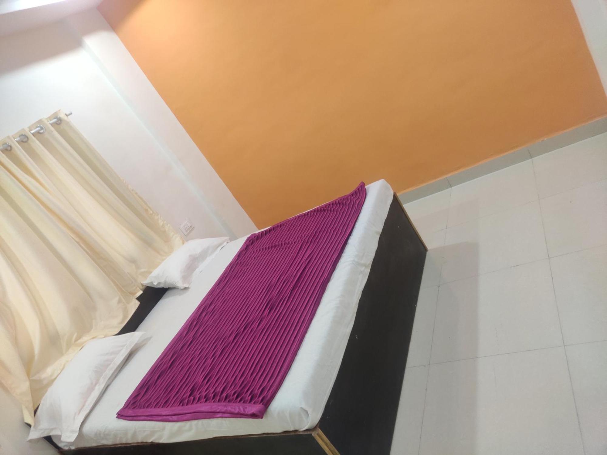 Hotel Sai Santosh Shirdi Luaran gambar